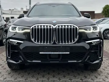BMW X7 M-SPORT-MASSAGE-PANO-H&W-SHZ-HEADUP-AHK-LEDER