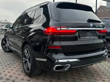 BMW X7 M-SPORT-MASSAGE-PANO-H&W-SHZ-HEADUP-AHK-LEDER
