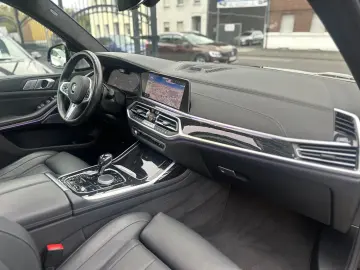BMW X7 M-SPORT-MASSAGE-PANO-H&W-SHZ-HEADUP-AHK-LEDER