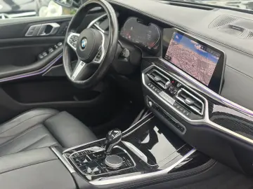 BMW X7 M-SPORT-MASSAGE-PANO-H&W-SHZ-HEADUP-AHK-LEDER