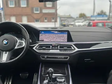 BMW X7 M-SPORT-MASSAGE-PANO-H&W-SHZ-HEADUP-AHK-LEDER