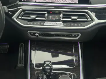 BMW X7 M-SPORT-MASSAGE-PANO-H&W-SHZ-HEADUP-AHK-LEDER