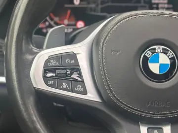 BMW X7 M-SPORT-MASSAGE-PANO-H&W-SHZ-HEADUP-AHK-LEDER