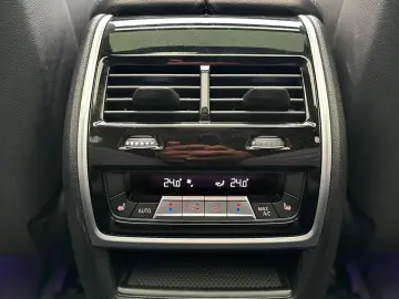 BMW X7 M-SPORT-MASSAGE-PANO-H&W-SHZ-HEADUP-AHK-LEDER