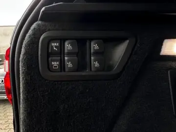 BMW X7 M-SPORT-MASSAGE-PANO-H&W-SHZ-HEADUP-AHK-LEDER