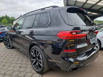 BMW X7 40d M-Paket SoftClose HUD Pano h&k Laser 22