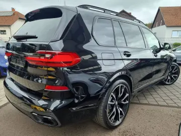 BMW X7 40d M-Paket SoftClose HUD Pano h&k Laser 22