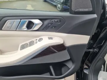 BMW X7 40d M-Paket SoftClose HUD Pano h&k Laser 22