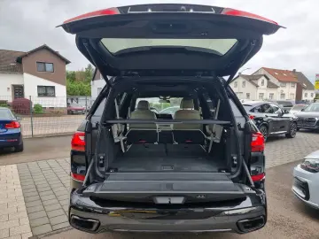 BMW X7 40d M-Paket SoftClose HUD Pano h&k Laser 22