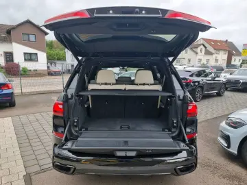 BMW X7 40d M-Paket SoftClose HUD Pano h&k Laser 22
