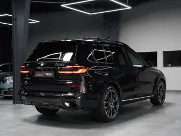 BMW X7 40d M Sport Pro-Exkl-Sky-Luft-360-ACC-7Si-AHK