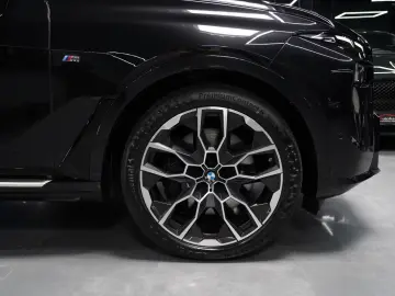 BMW X7 40d M Sport Pro-Exkl-Sky-Luft-360-ACC-7Si-AHK