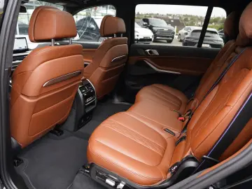 BMW X7 40d M Sport Pro-Exkl-Sky-Luft-360-ACC-7Si-AHK