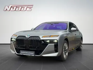 BMW 740d xDrive  M-Sportpaket Individual Lackierung