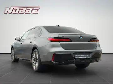 BMW 740d xDrive  M-Sportpaket Individual Lackierung