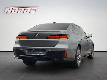 BMW 740d xDrive  M-Sportpaket Individual Lackierung