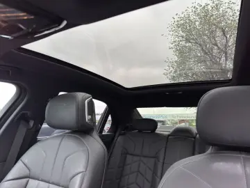 BMW 740d xDrive  M-Sportpaket Individual Lackierung