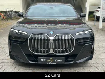 BMW 740 d xDrive M Sport HUD B&W PANO 360 KAM