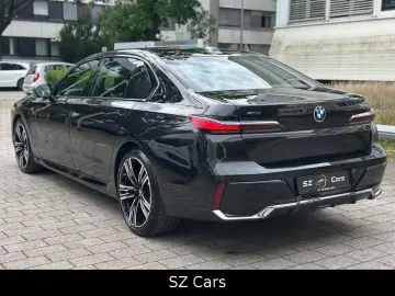 BMW 740 d xDrive M Sport HUD B&W PANO 360 KAM