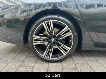 BMW 740 d xDrive M Sport HUD B&W PANO 360 KAM