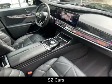 BMW 740 d xDrive M Sport HUD B&W PANO 360 KAM
