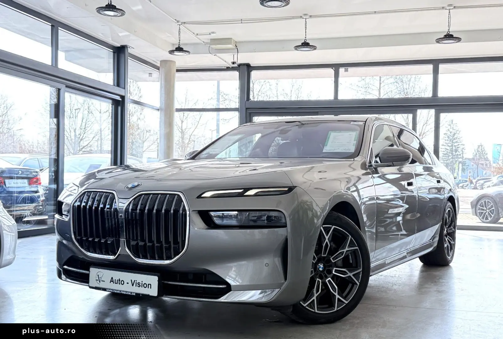 BMW 740d xDrive (G70)  IconicGlow ExecutiveLounge