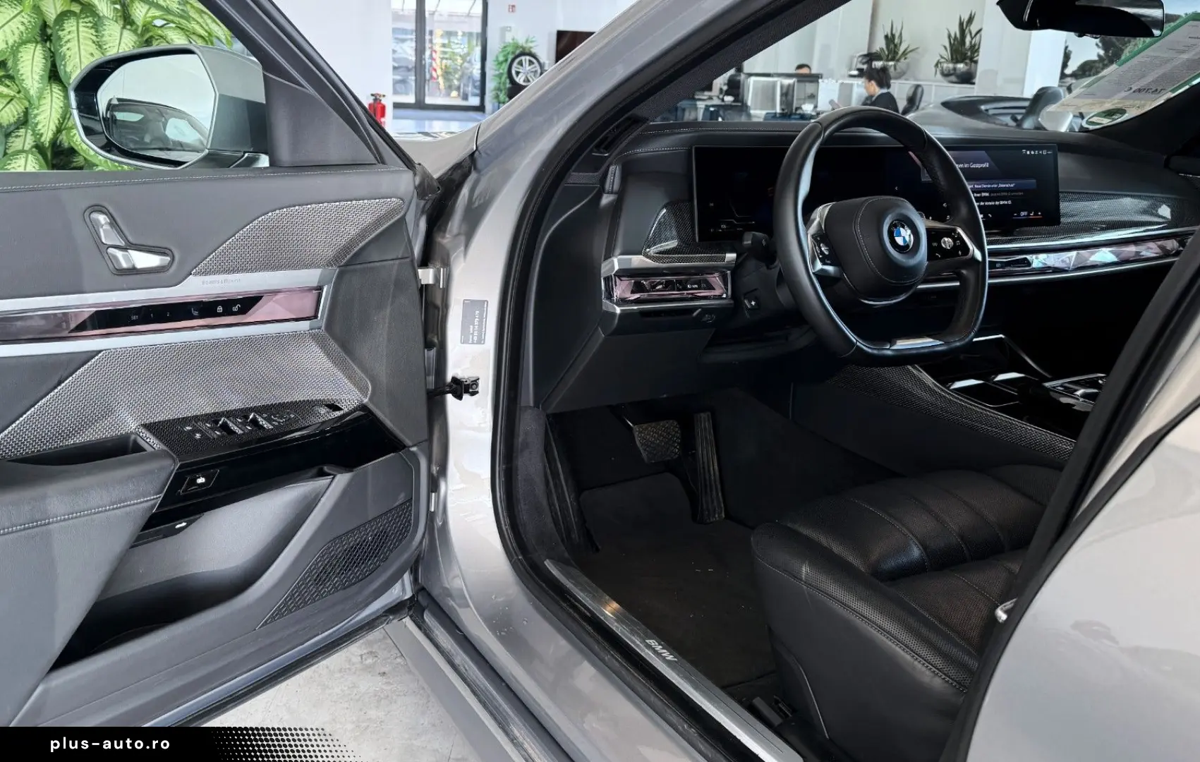 BMW 740d xDrive (G70)  IconicGlow ExecutiveLounge