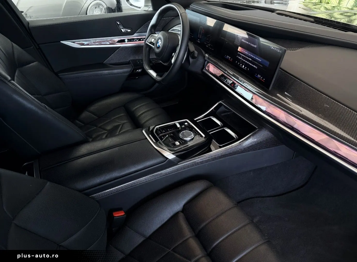 BMW 740d xDrive (G70)  IconicGlow ExecutiveLounge