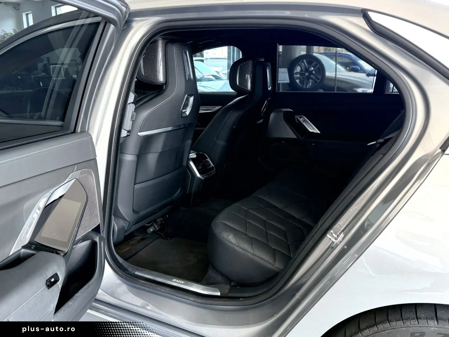 BMW 740d xDrive (G70)  IconicGlow ExecutiveLounge