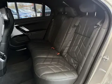BMW 740d xDrive (G70)  IconicGlow ExecutiveLounge