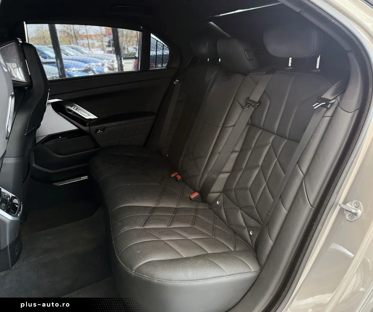 BMW 740d xDrive (G70)  IconicGlow ExecutiveLounge