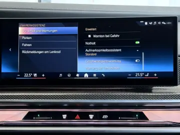BMW 740d xDrive (G70)  IconicGlow ExecutiveLounge