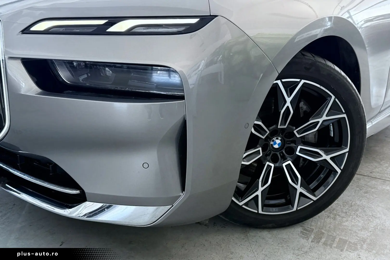 BMW 740d xDrive (G70)  IconicGlow ExecutiveLounge