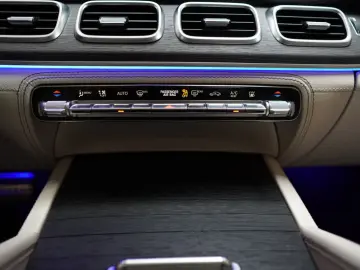 MERCEDES-BENZ GLS 400  4Matic AMG Night Burmester 7S…