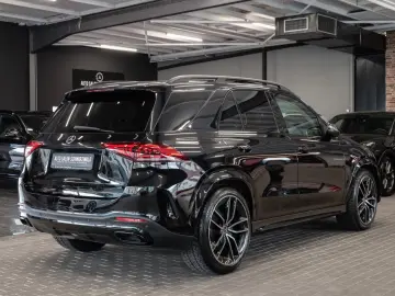 MERCEDES-BENZ GLE 400d 4M AMG-LINE PANO BURMESTER AH…