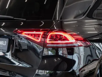 MERCEDES-BENZ GLE 400d 4M AMG-LINE PANO BURMESTER AH…