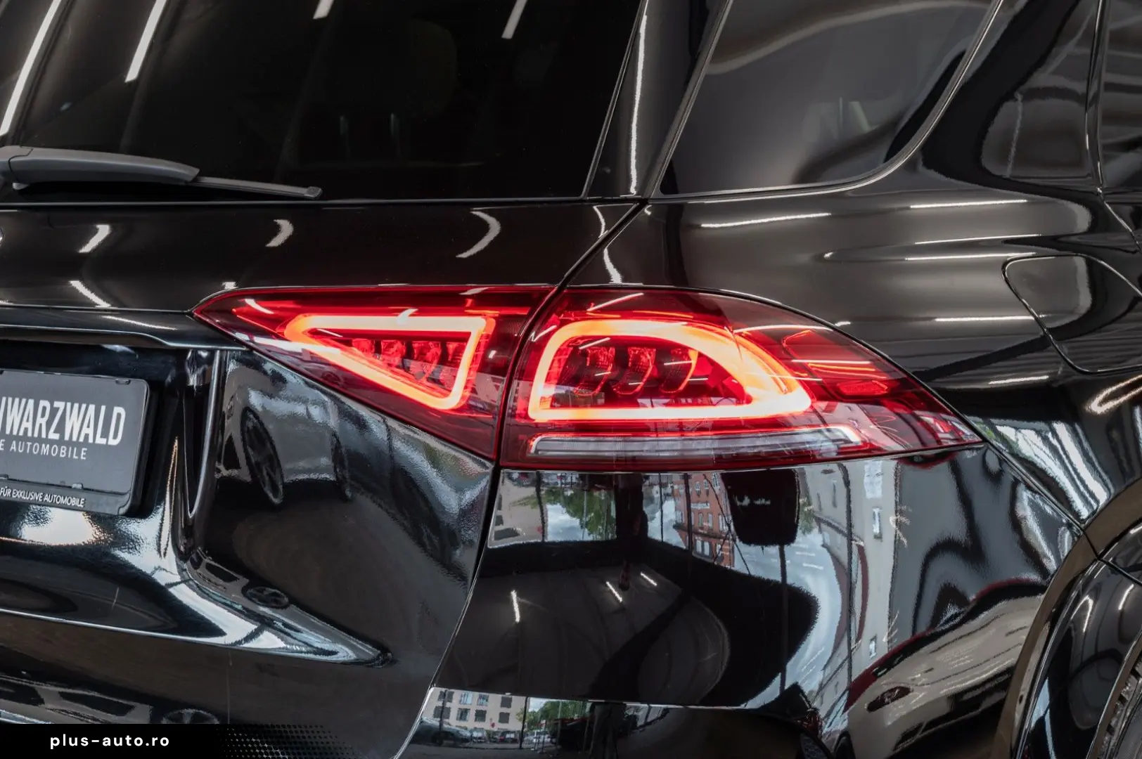 MERCEDES-BENZ GLE 400d 4M AMG-LINE PANO BURMESTER AH&hellip;
