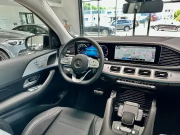 MERCEDES-BENZ GLE 400 d 4M AMG Night DISTRONIC  Pano…