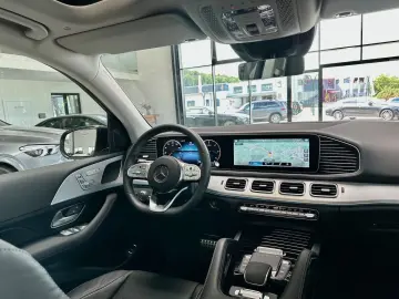 MERCEDES-BENZ GLE 400 d 4M AMG Night DISTRONIC  Pano…