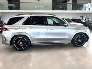 MERCEDES-BENZ GLE 400 d 4M AMG Night DISTRONIC  Pano…