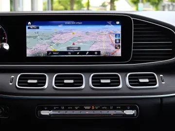 MERCEDES-BENZ GLS 400 d 4M AMG 7 SITZ DISTR PANO KAM…