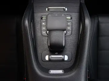 MERCEDES-BENZ GLS 400 d 4M AMG 7 SITZ DISTR PANO KAM…