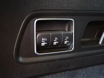 MERCEDES-BENZ GLS 400 d 4M AMG 7 SITZ DISTR PANO KAM…