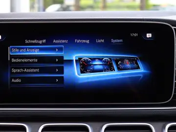 MERCEDES-BENZ GLS 400 d 4M AMG 7 SITZ DISTR PANO KAM…