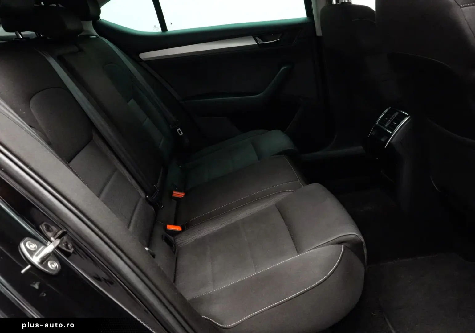 SKODA Superb 2019 — imagine 16