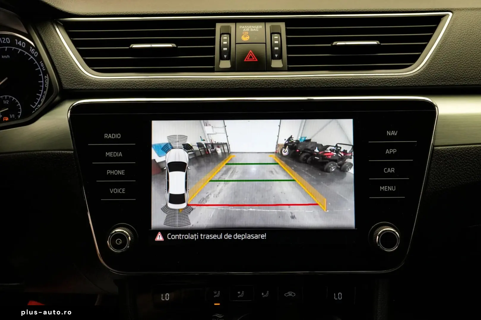 SKODA Superb 2019 — imagine 20