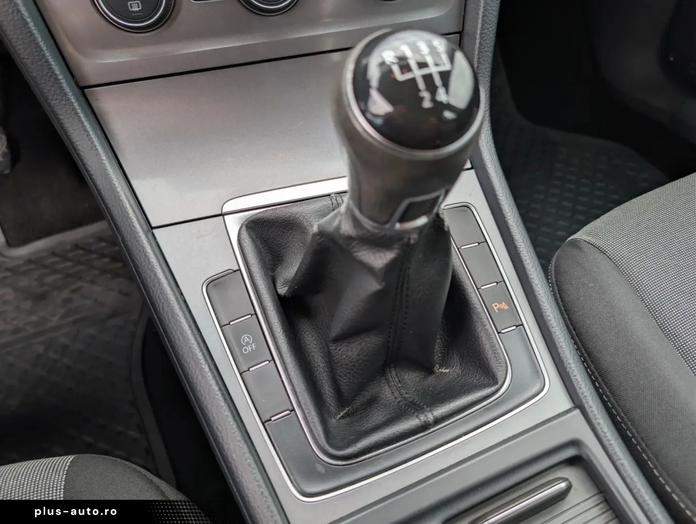 Volkswagen Golf   1.6 TDI 105CP   2015   TVA Deductibil