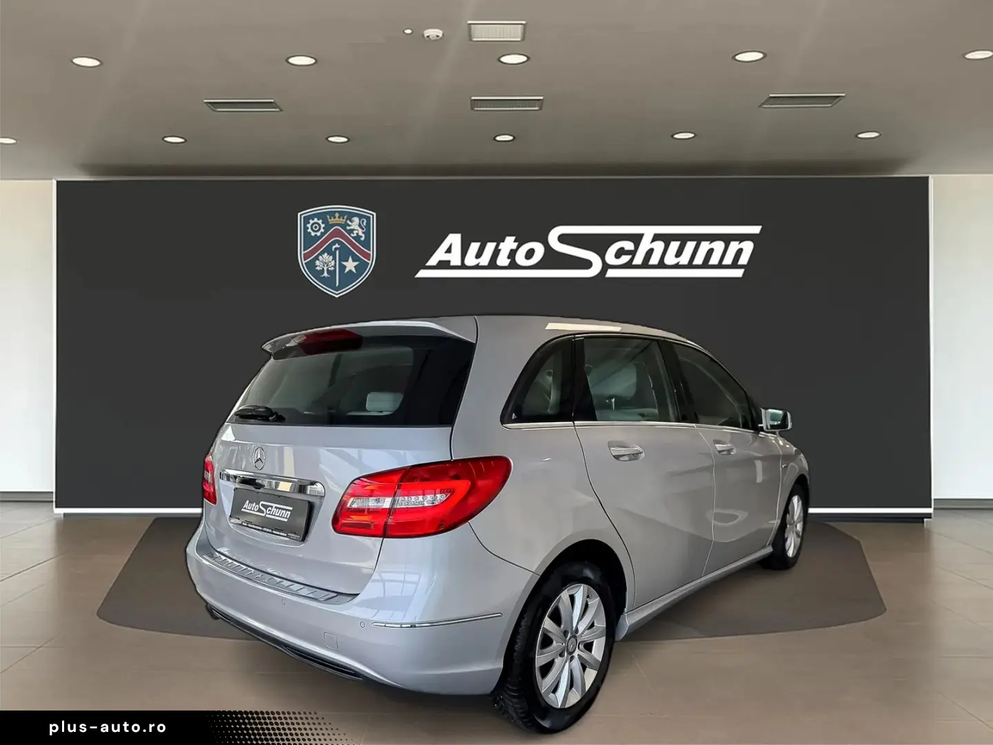 Mercedes-Benz B-200