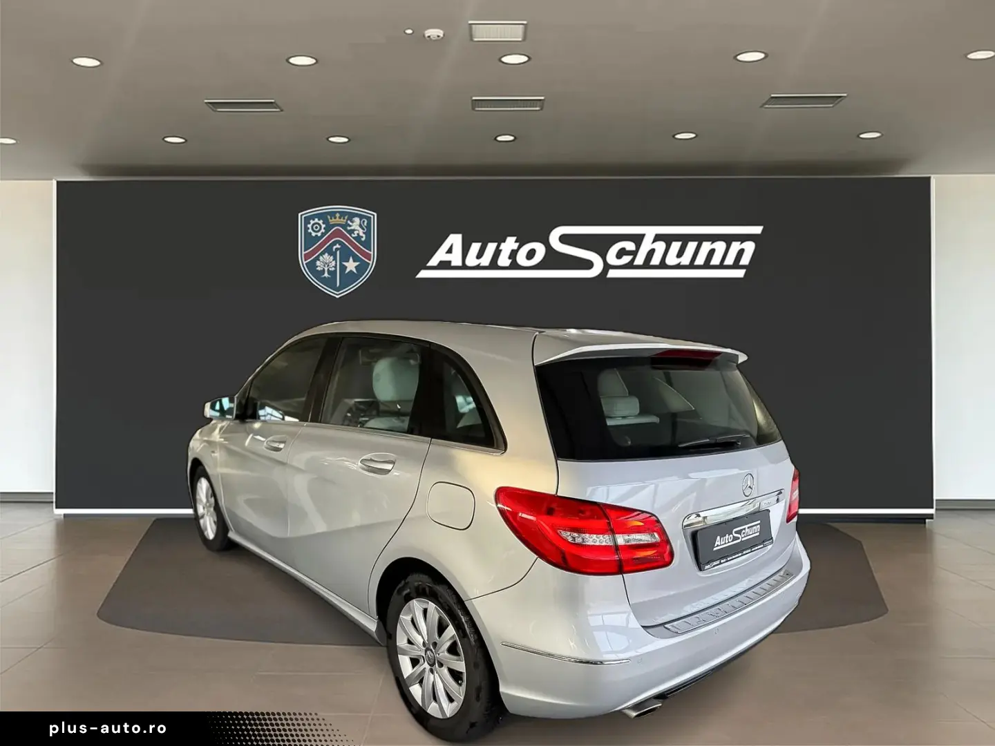 Mercedes-Benz B-200