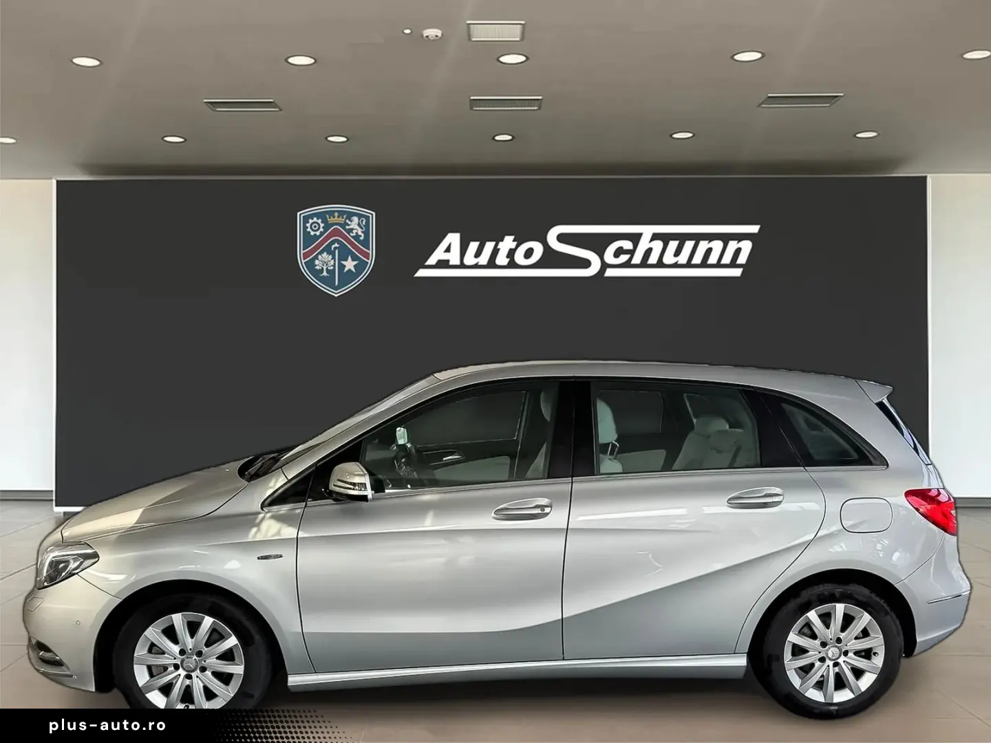 Mercedes-Benz B-200